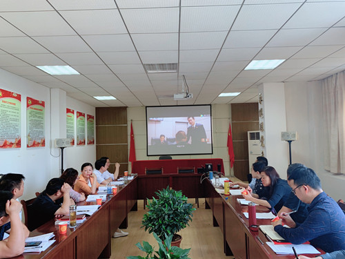 ��˾�_չ�ڶ�ʮ��(g��)�h�L(f��ng)�������O(sh��)���������»��(d��ng)